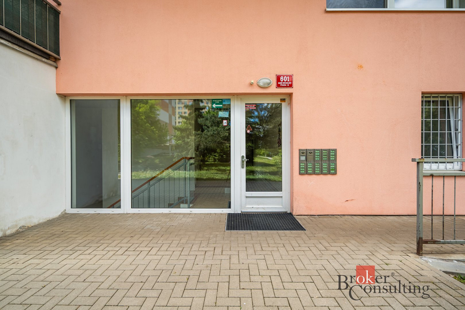 Pronájem bytu 4+kk 116 m² — photo 2