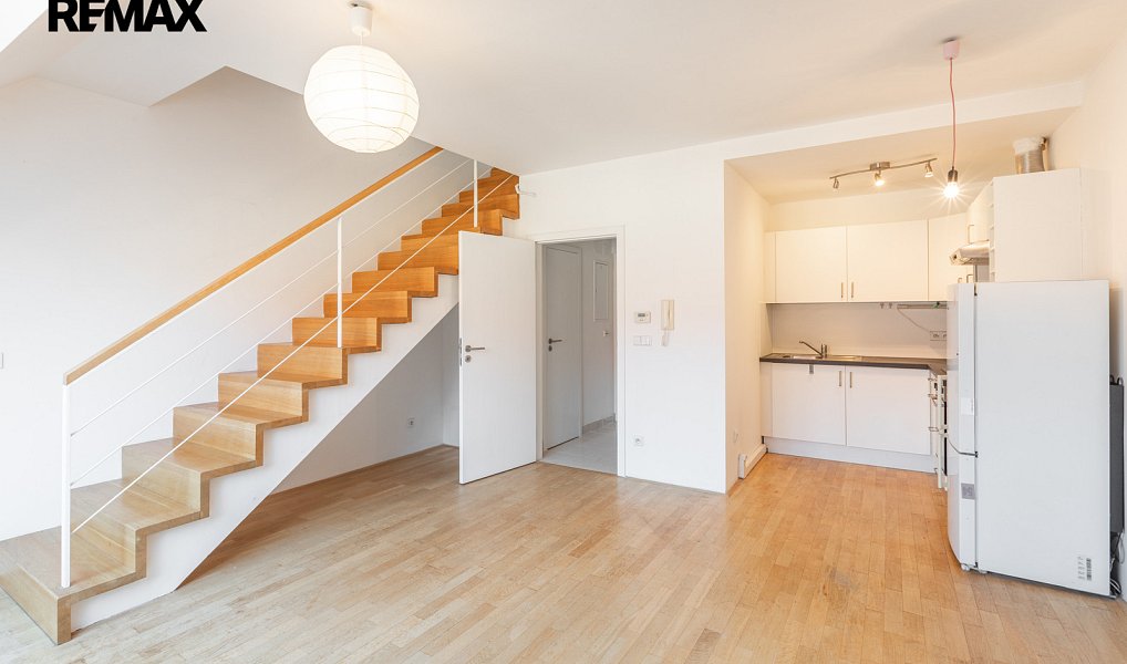 Prodej bytu 2+kk 72 m², Praha – náhled fotky 2