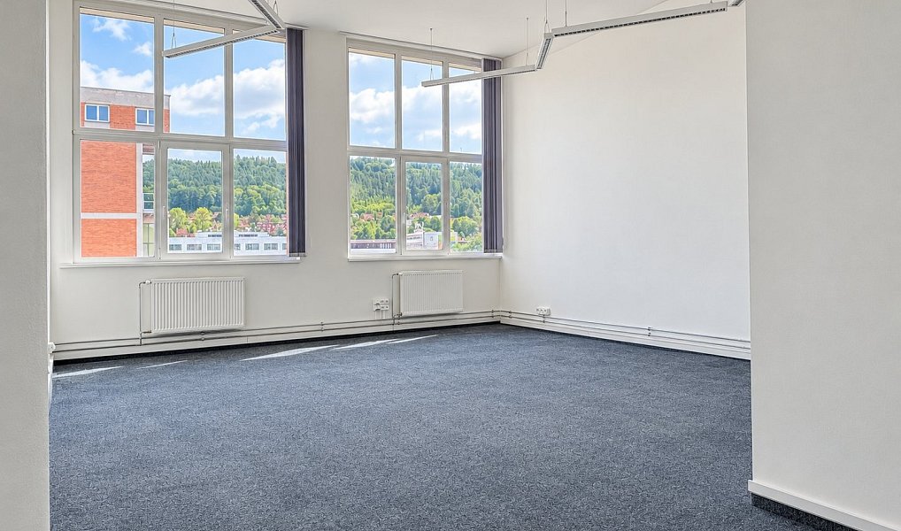 Pronájem kanceláře 40 m², Zlín – náhled fotky 2