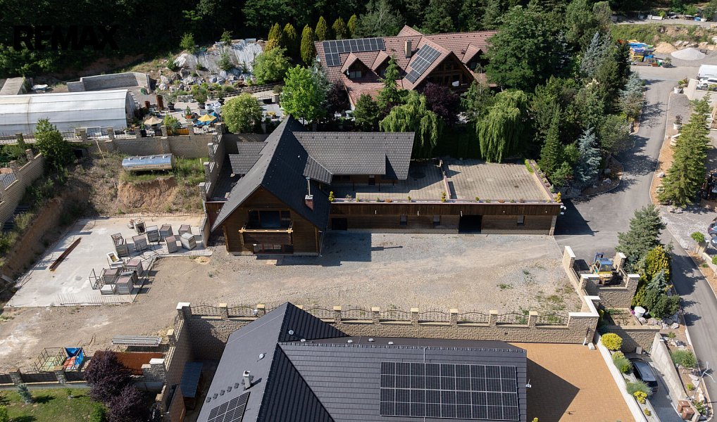 Prodej domu 708 m² s pozemkem 1 910 m², Králův Dvůr – náhled fotky 36