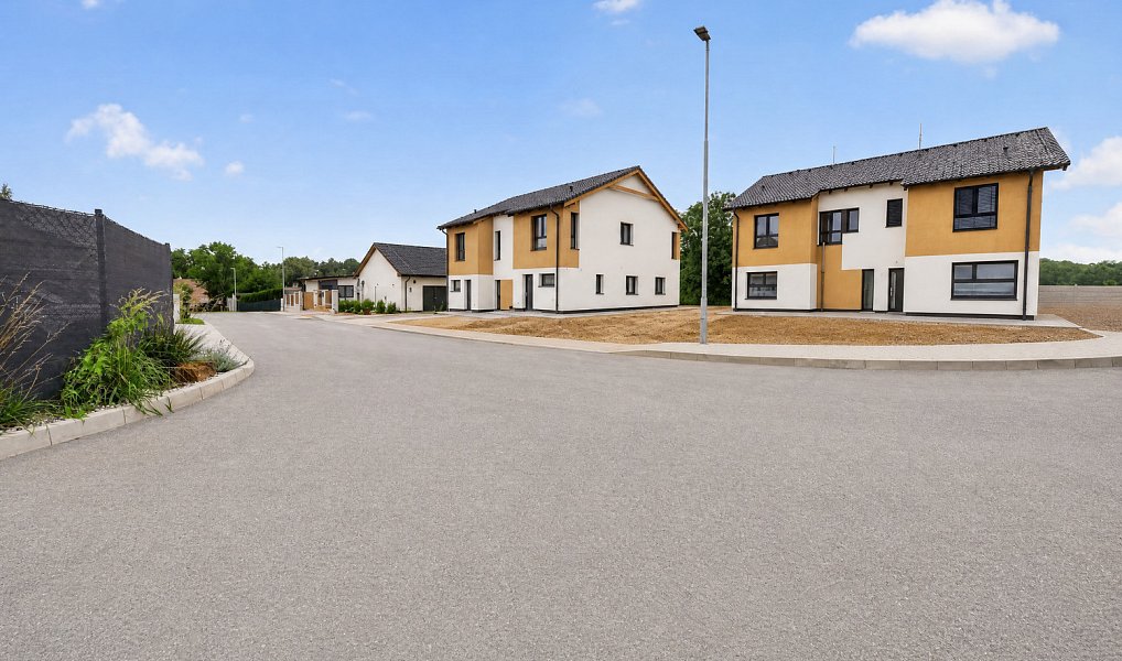 Prodej domu 114 m² s pozemkem 348 m², Stochov – náhled fotky 2