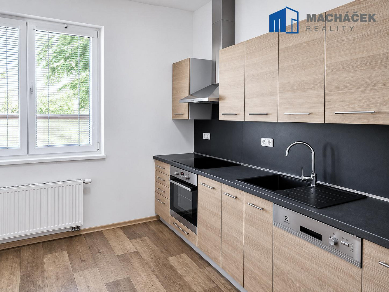 Prodej komerčního objektu (jiného typu) 2 493 m² – fotografie 3