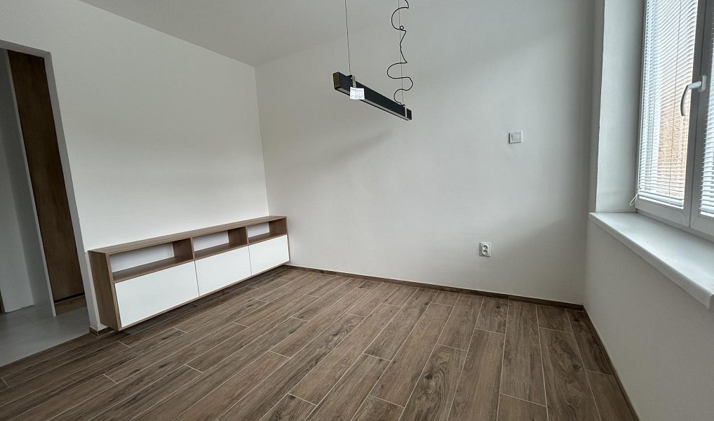 Pronájem bytu 2+1 68 m², Trojanovice – náhled fotky 2