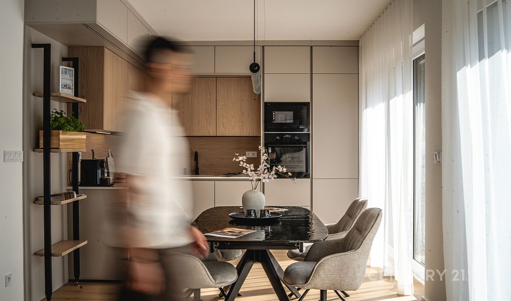 Prodej bytu 6+kk 150 m², Kamenice – náhled fotky 5