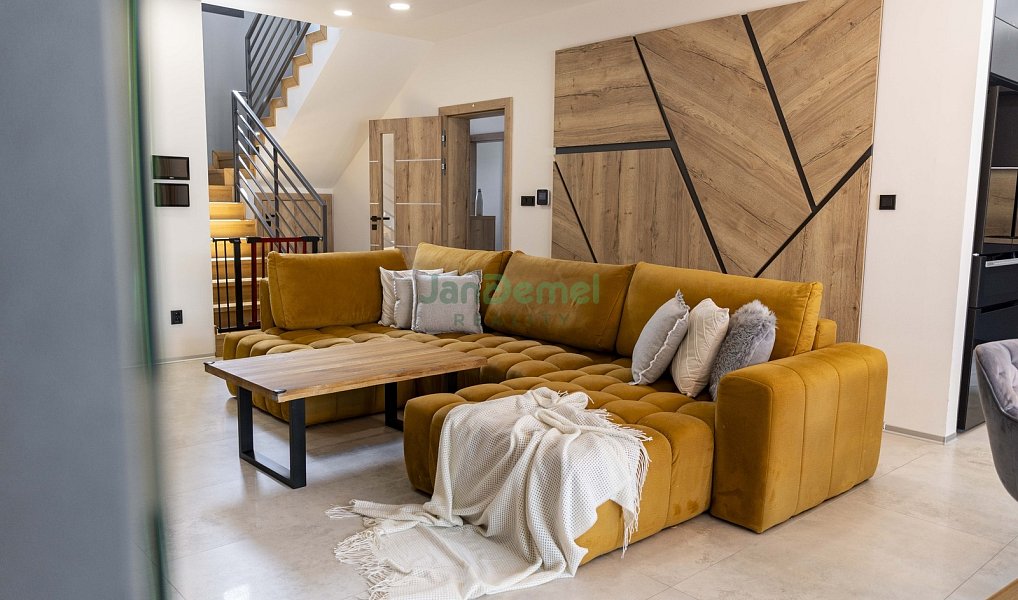 Prodej domu 199 m² s pozemkem 1 598 m², Píšť – náhled fotky 15
