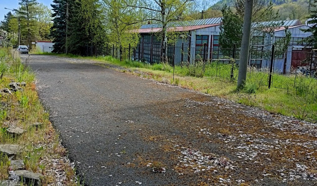 Pronájem komerčního pozemku 727 m², Jílové – náhled fotky 4