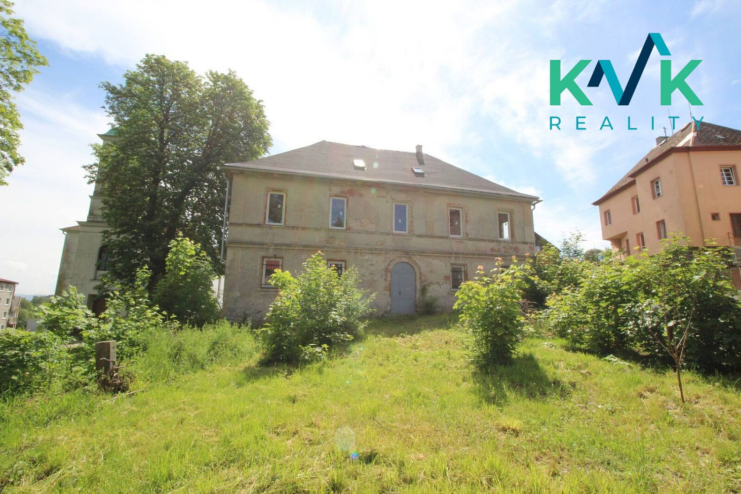 Prodej domu 360 m² s pozemkem 635 m²