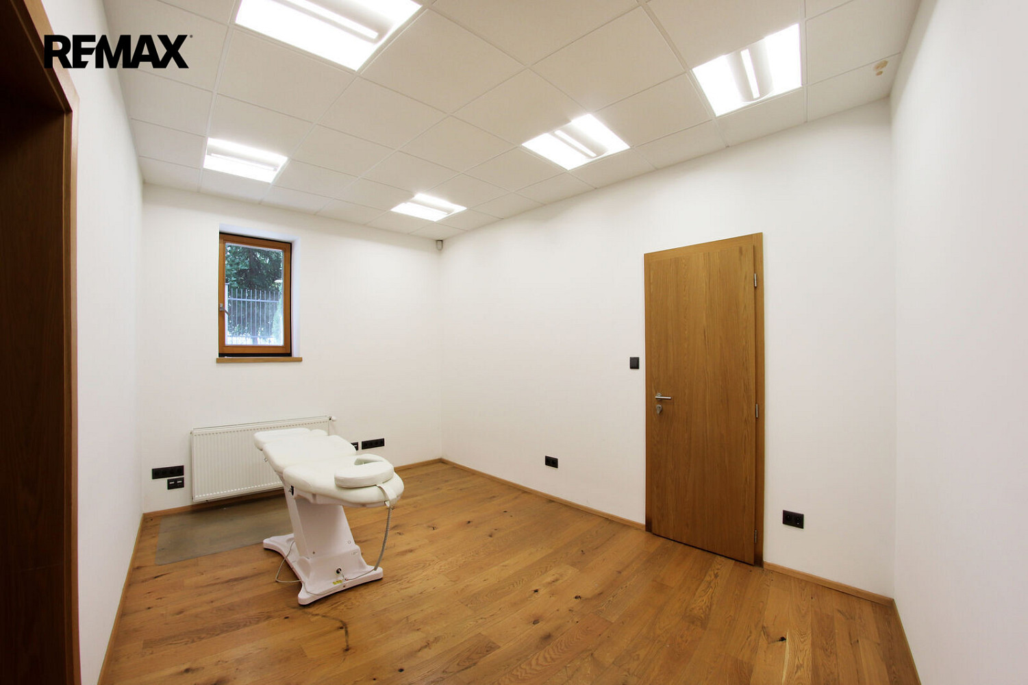 Pronájem kanceláře 53 m² – fotografie 2