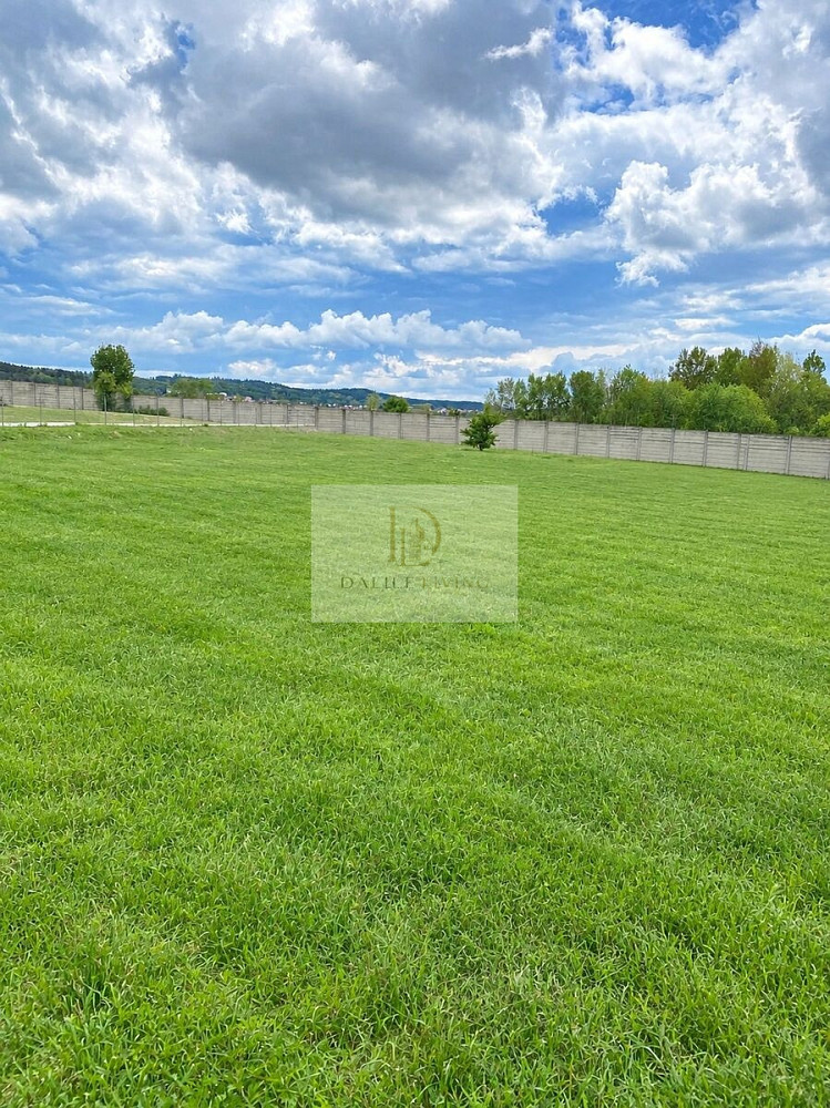 Prodej komerčního pozemku 5 548 m²