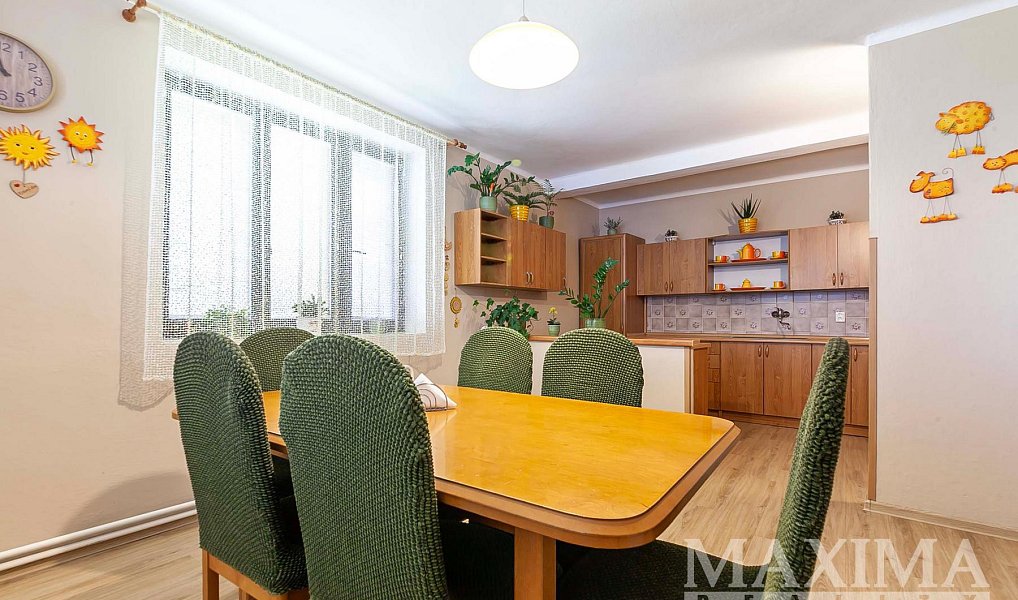 Prodej domu 340 m² s pozemkem 4 800 m², Bečváry – náhled fotky 9
