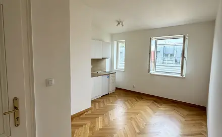 Prodej bytu 2+kk 31 m², Malá Štěpánská, Praha 2 - Nové Město