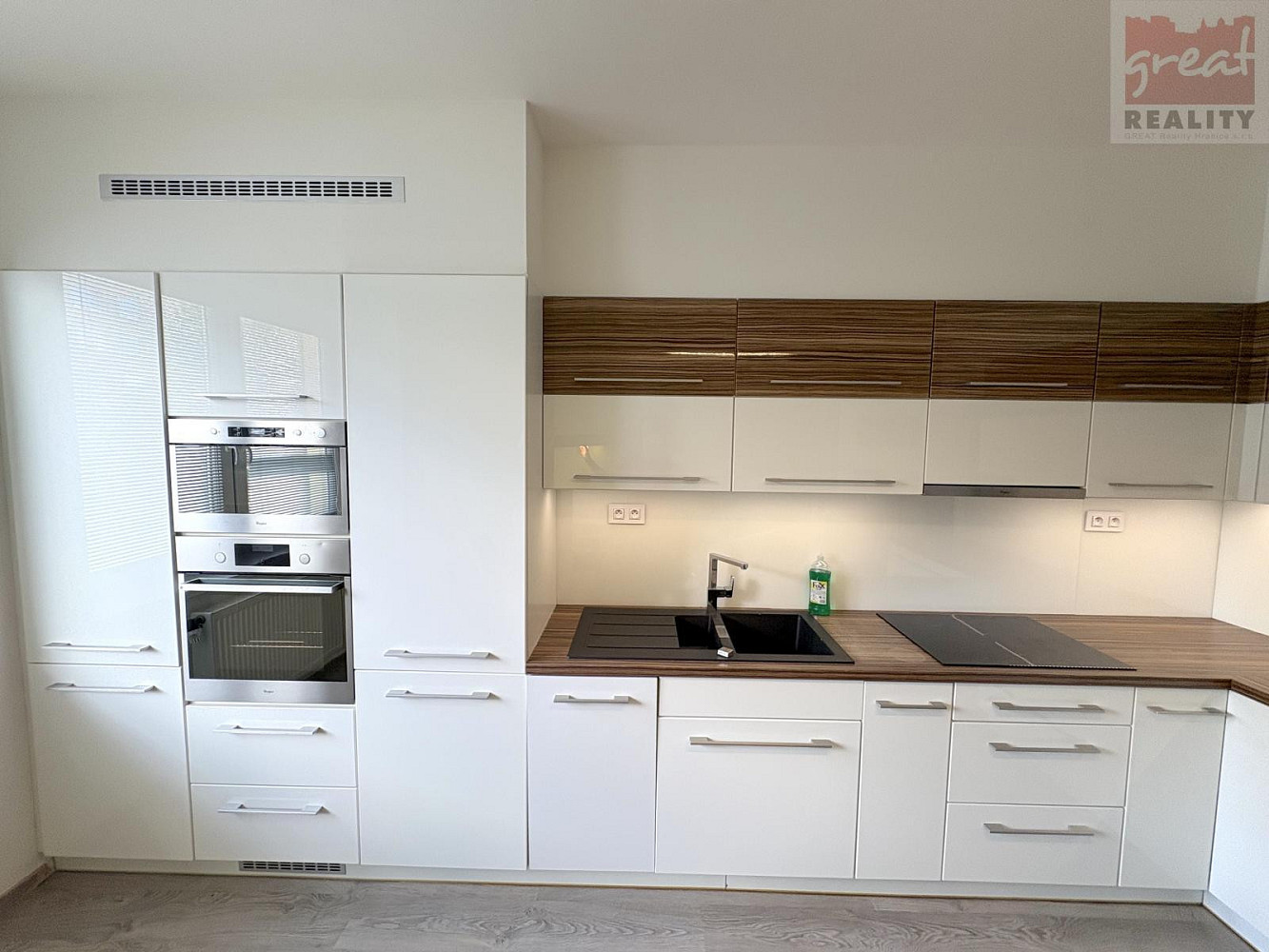Pronájem bytu 3+1 78 m² — photo 2