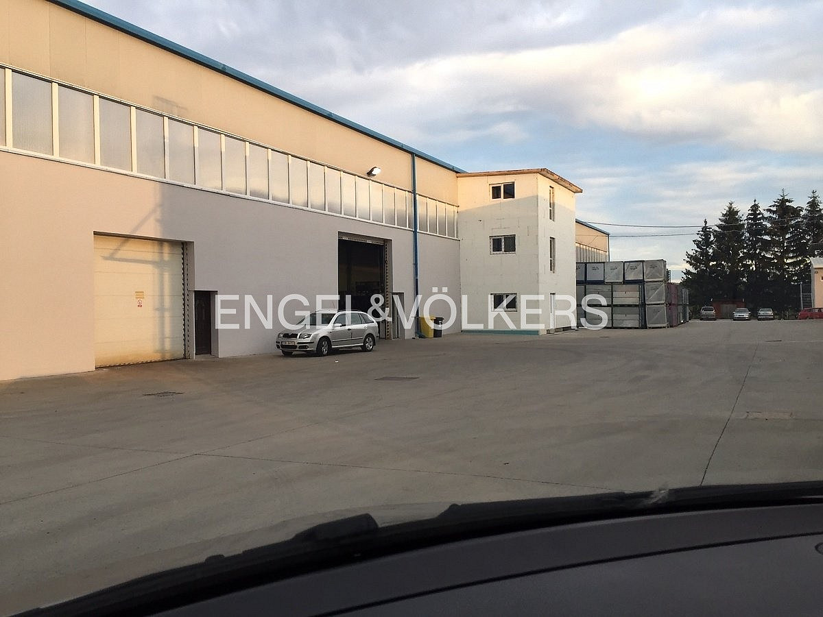 Pronájem skladovacích prostor 961 m², Sukorady