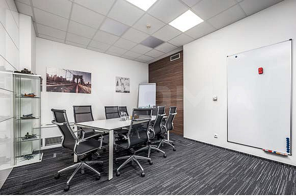 Pronájem kanceláře 235 m² – fotografie 2