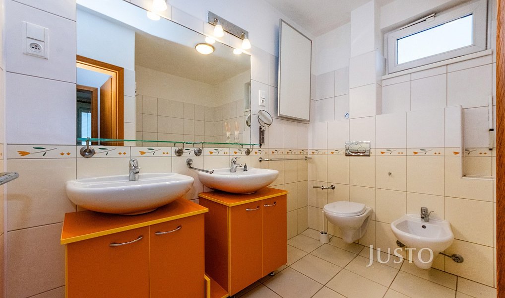 Prodej domu 206 m² s pozemkem 351 m², Praha – náhled fotky 13