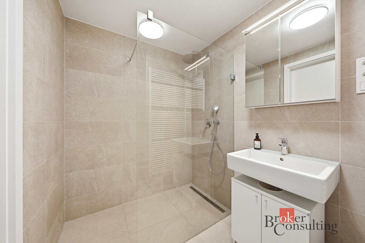 Pronájem bytu 2+kk 53 m² — photo 4