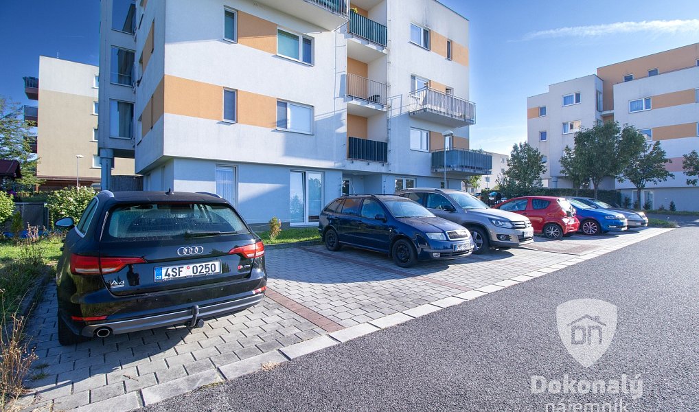 Pronájem bytu 2+kk 53 m², Milovice – náhled fotky 22