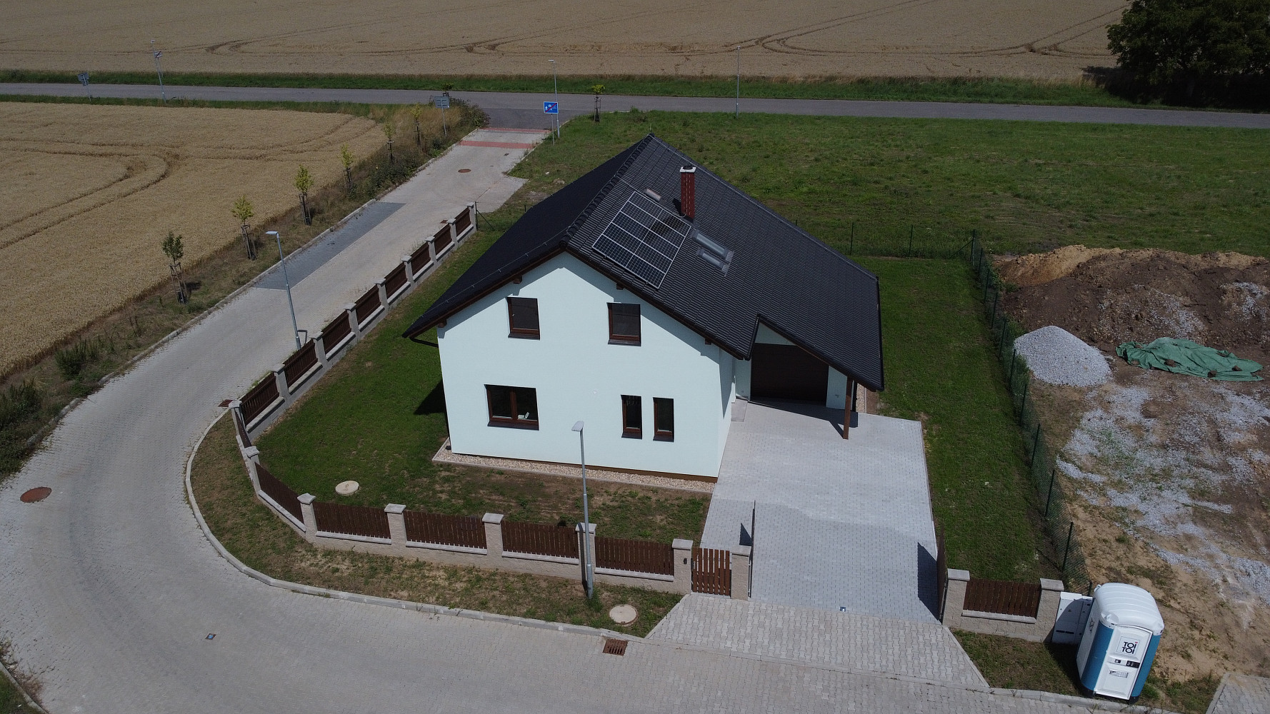 Prodej domu 173 m² s pozemkem 600 m² – pohled 2