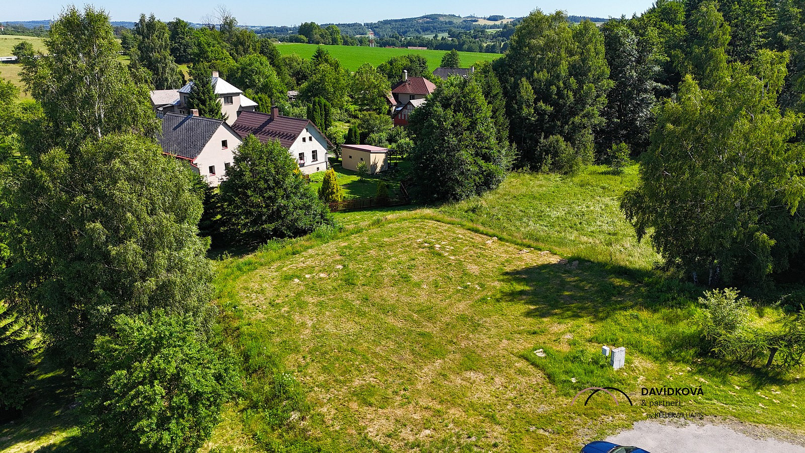 Prodej stavebního pozemku 980 m² – fotografie 2