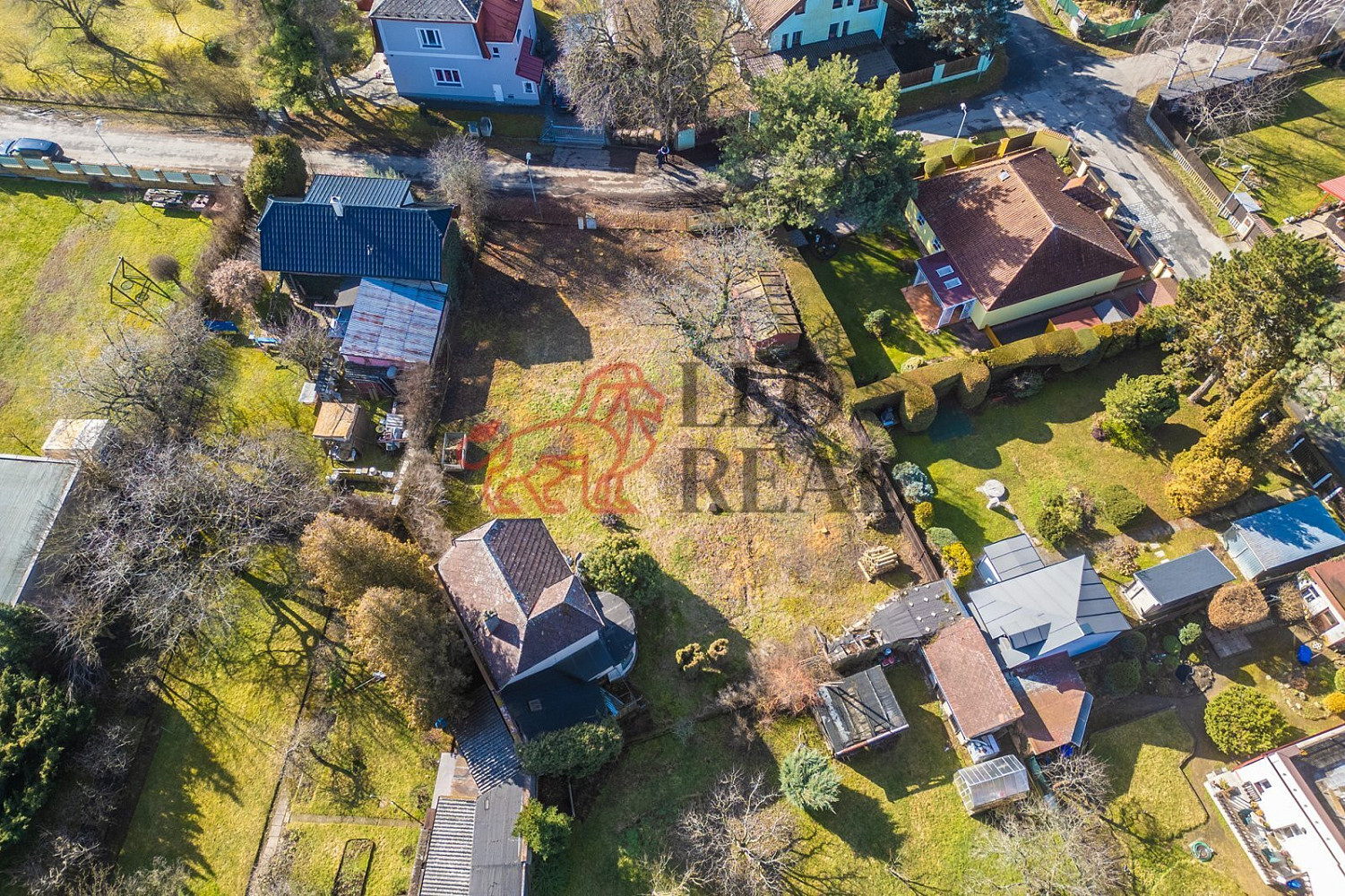 Prodej stavebního pozemku 932 m² – fotografie 5