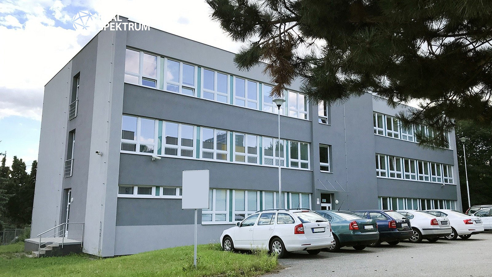 Pronájem kanceláře 473 m² – fotografie 2