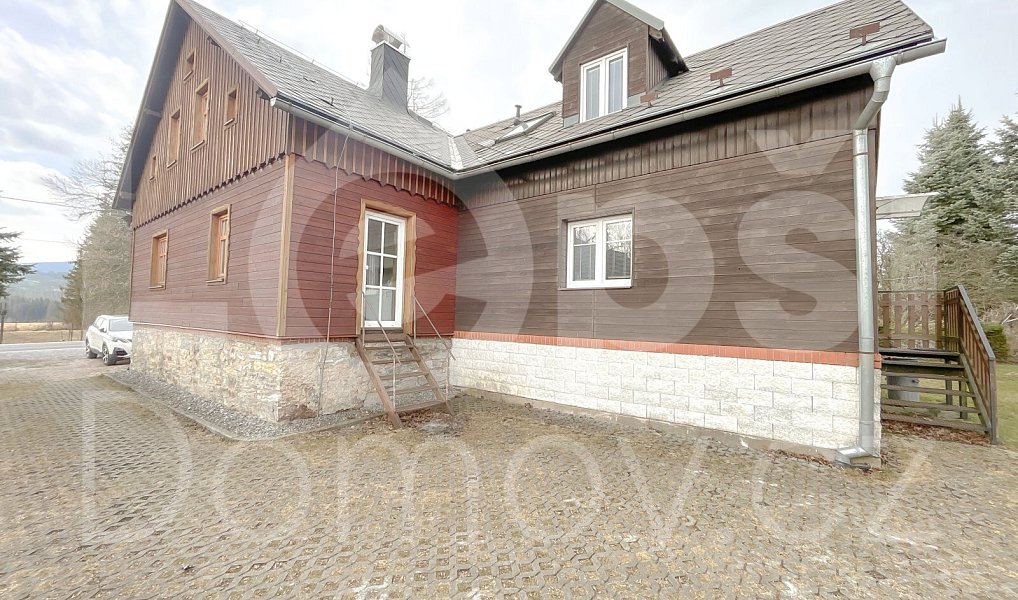 Prodej ubytovacího objektu 330 m², Zlaté Hory – náhled fotky 2