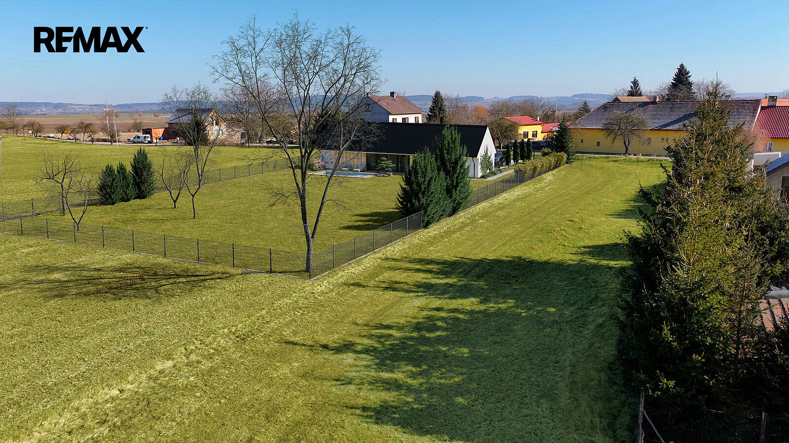 Prodej stavebního pozemku 1 877 m² – fotografie 5
