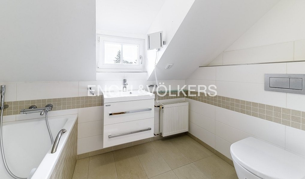 Pronájem domu 140 m² s pozemkem 218 m², Praha – náhled fotky 11