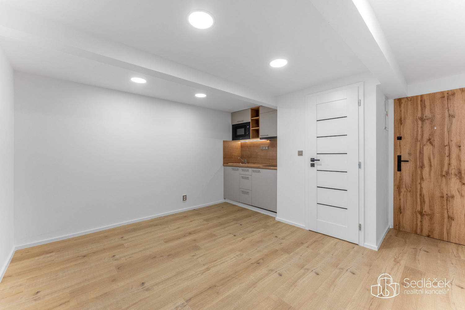 Prodej bytu atypického 40 m² – pohled 5