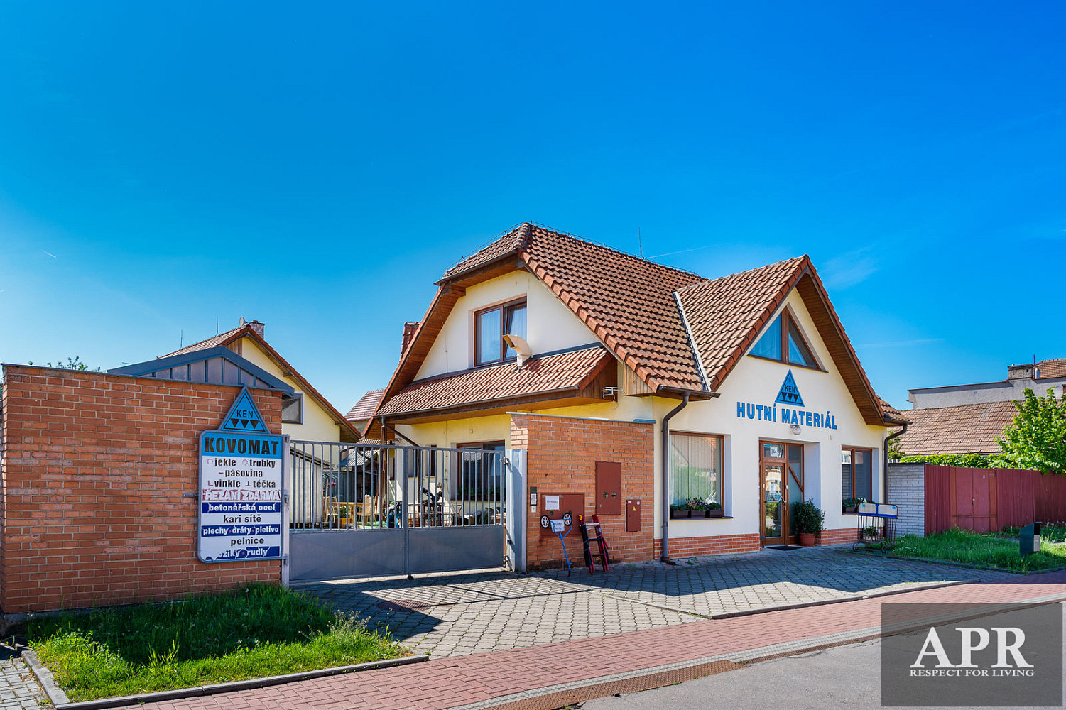 Prodej obchodních prostor 320 m²