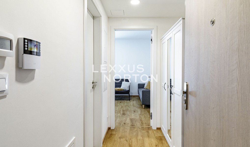 Prodej bytu 2+kk 46 m², Praha – náhled fotky 11