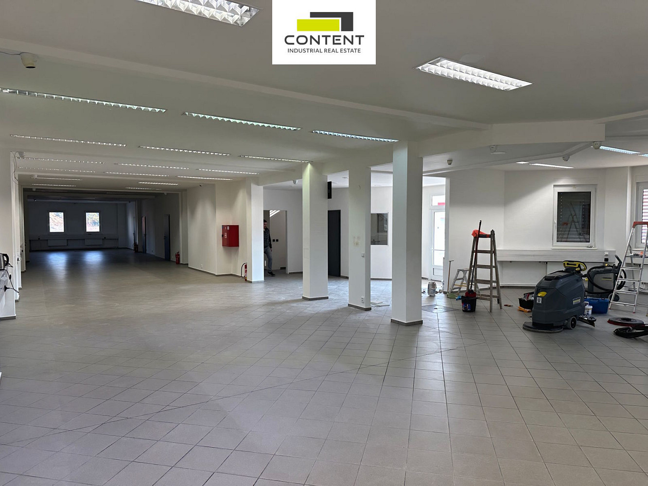 Pronájem obchodních prostor 449 m²
