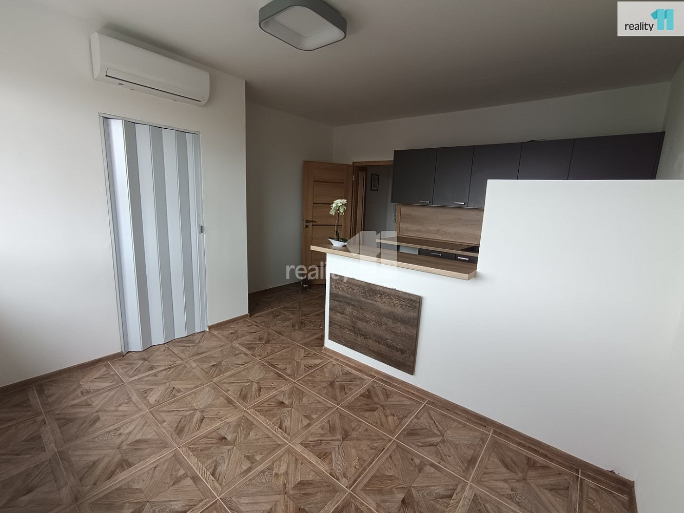 Pronájem bytu 2+kk 40 m² — photo 2