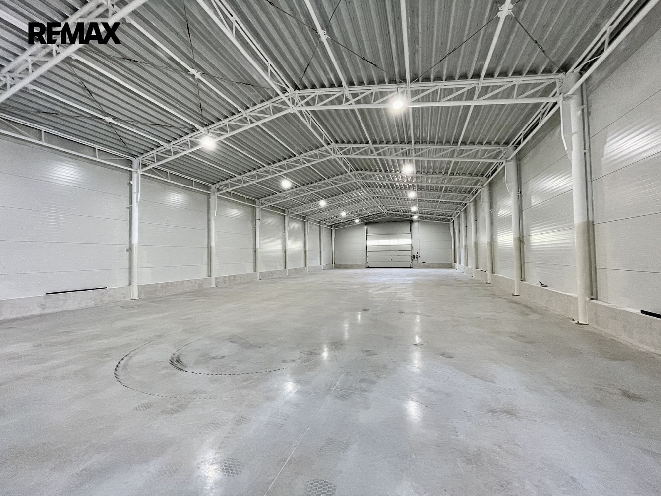 Pronájem výrobních prostor 1 500 m² – fotografie 3