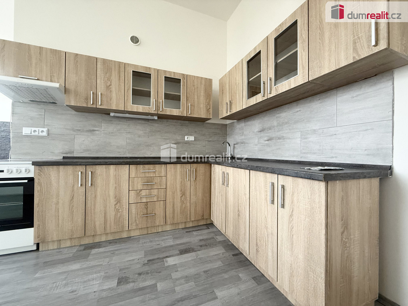 Pronájem bytu 2+kk 83 m²