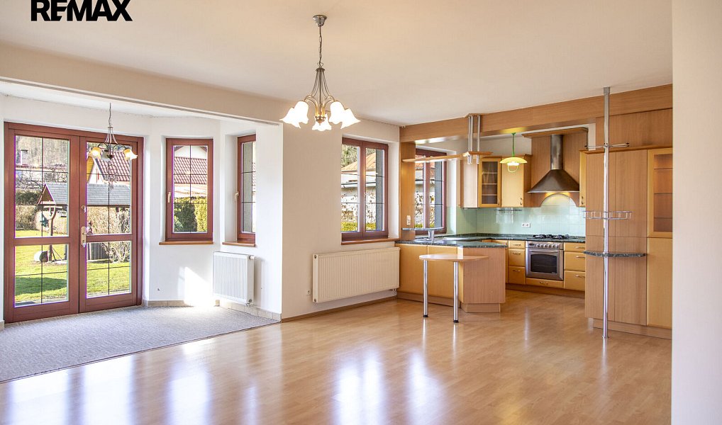 Prodej domu 302 m² s pozemkem 1 176 m², Ratiboř – náhled fotky 16