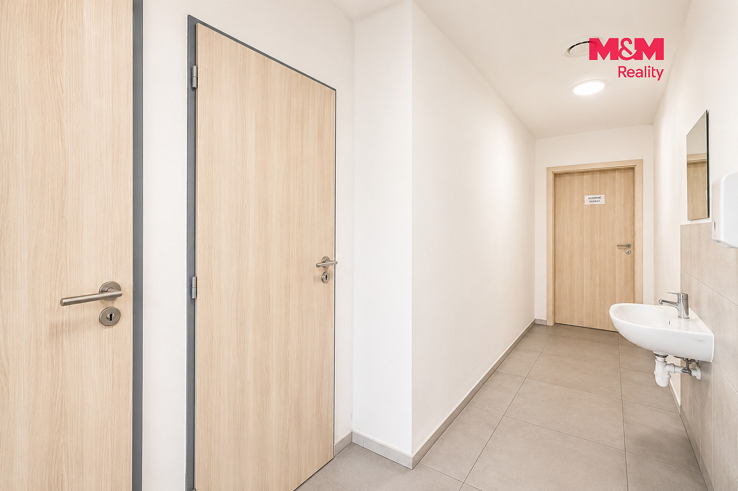 Pronájem kanceláře 35 m² – fotografie 5