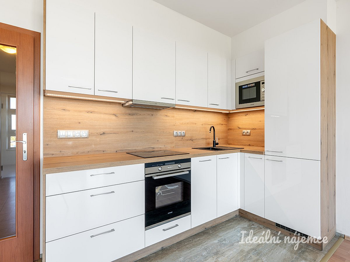 Pronájem bytu 2+kk 68 m² – fotografie 4