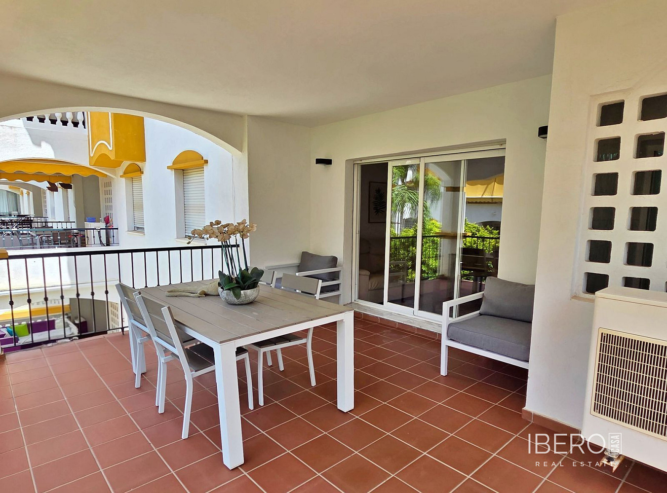Piso 3+kk – Marbella, Nueva Andalucía - Vista 2