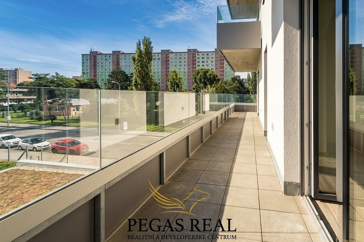 Prodej bytu 3+kk 93 m² – pohled 3