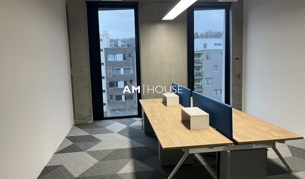 Pronájem kanceláře 284 m², Praha – náhled fotky 3