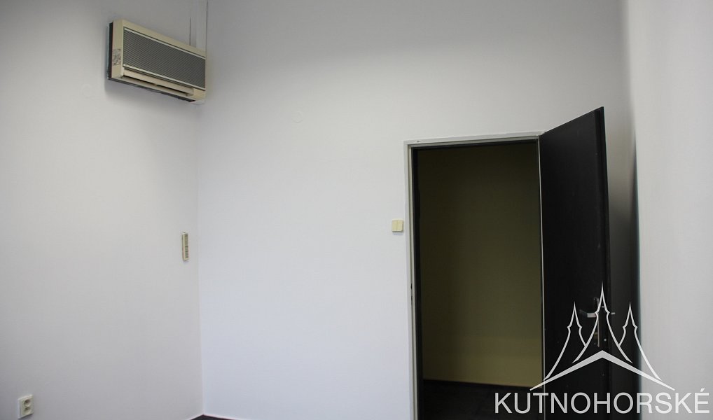Pronájem kanceláře 13 m², Chrudim – náhled fotky 3
