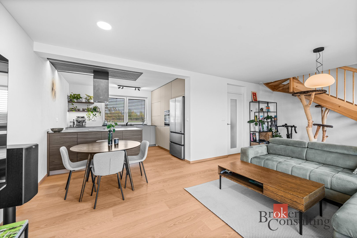 Prodej domu 120 m² s pozemkem 287 m² – fotografie 2