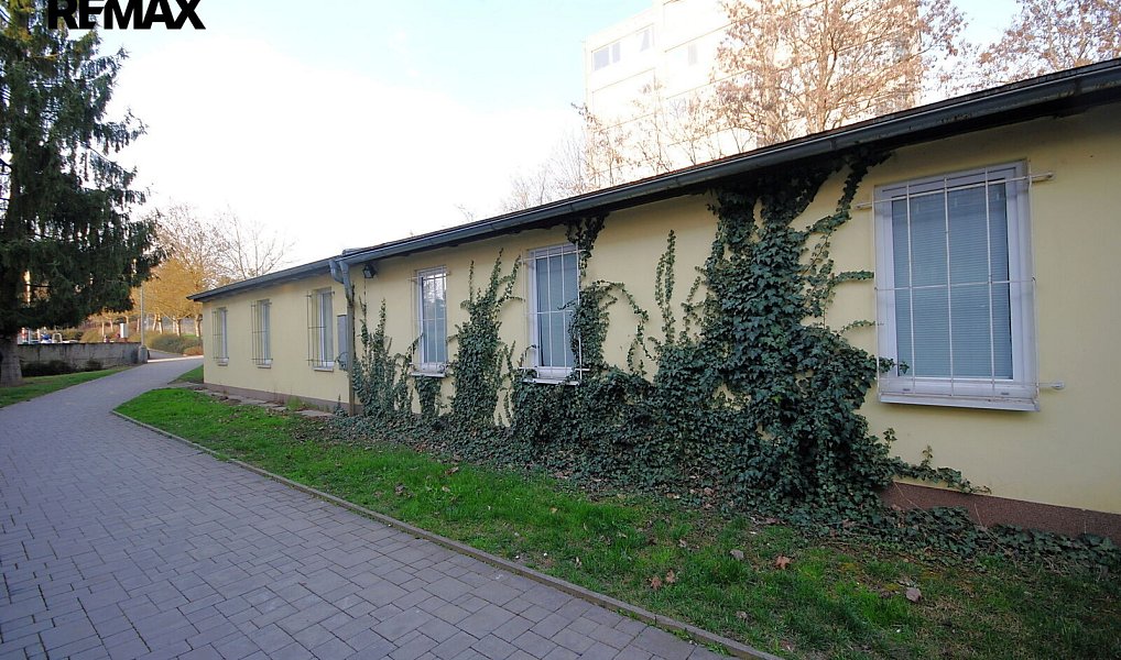 Prodej kanceláře 226 m², Praha – náhled fotky 2