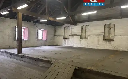 Pronájem skladovacích prostor 692 m², náměstí Míru, Svitavy - Město