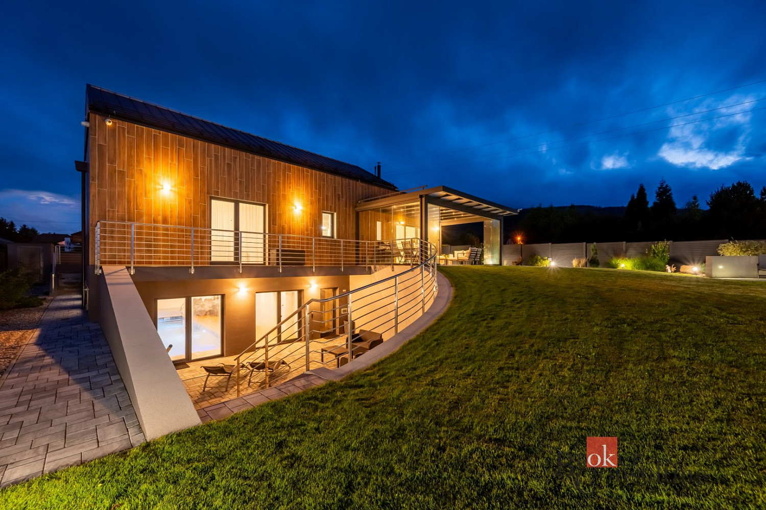 Prodej domu 333 m² s pozemkem 1 002 m²