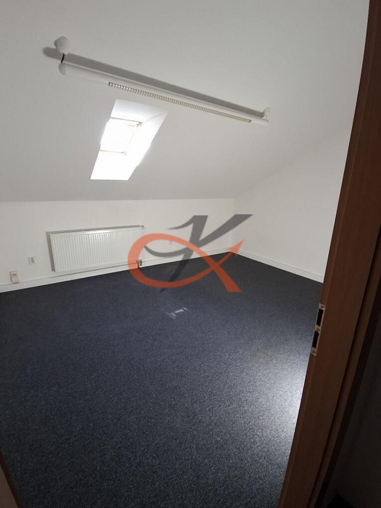 Pronájem kanceláře 102 m² – fotografie 5