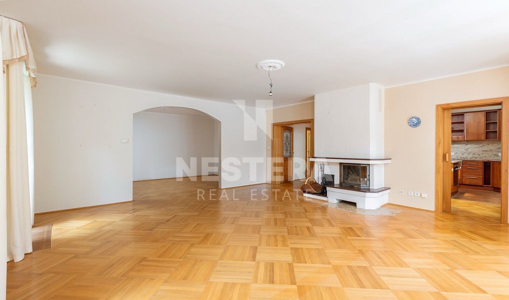 Prodej domu 444 m² s pozemkem 2 325 m², Vestec – náhled fotky 6