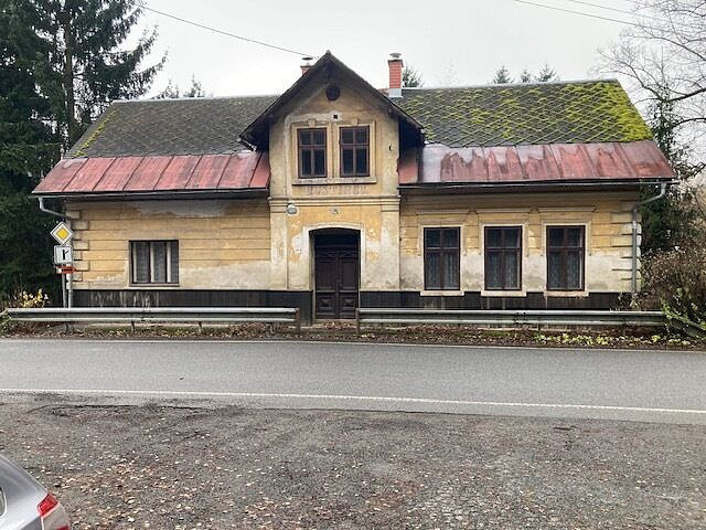 Prodej domu 214 m² s pozemkem 2 422 m²