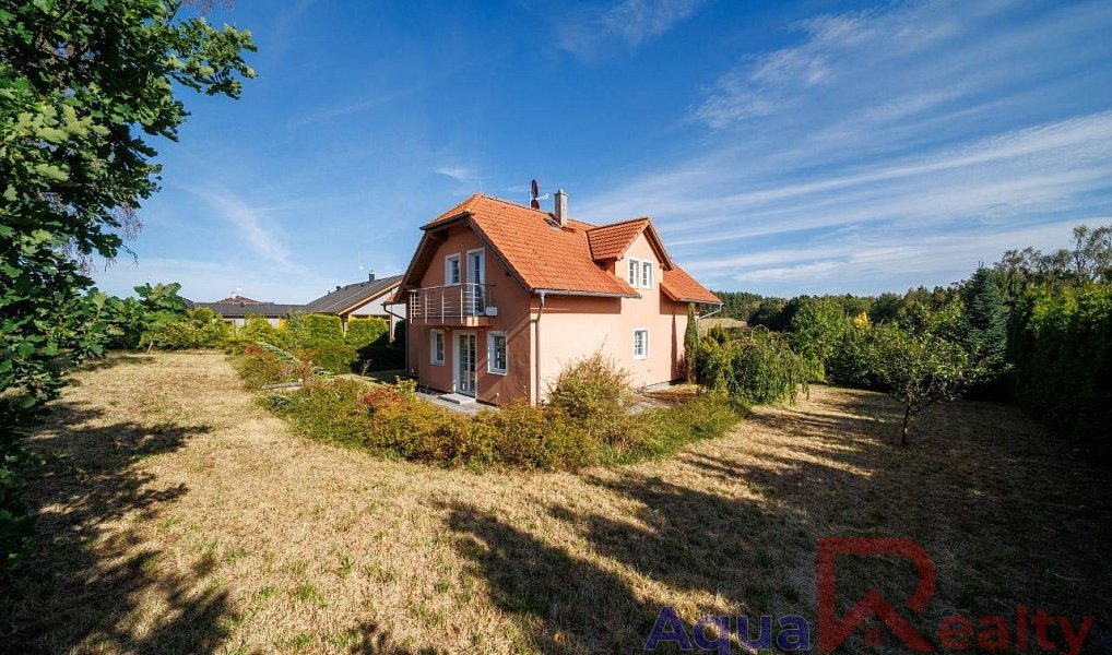 Prodej domu 206 m² s pozemkem 907 m², Nová Role – náhled fotky 22